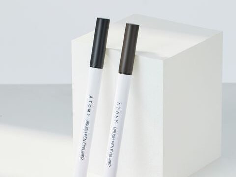 Atomy Bush Pen Eyeliner (Černá)
